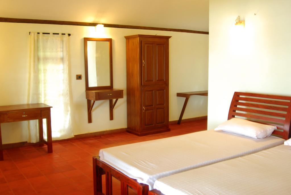 Chera Rocks Beach House Hotel Thottada Habitación foto